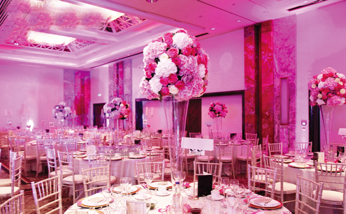 For a luxury wedding, the decor must be classy and unique. For a luxury wedding, the decor must be classy and unique.