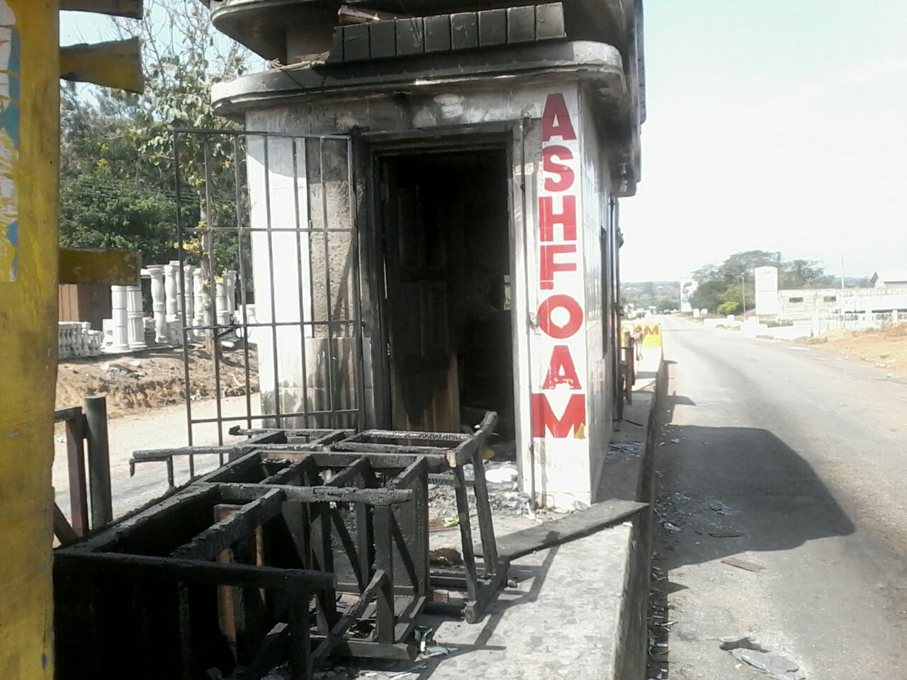 #NPPvictory: Fiapre toll booth attendants chased out, monies and booth set ablaze #NPPvictory: Fiapre toll booth attendants chased out, monies and booth set ablaze