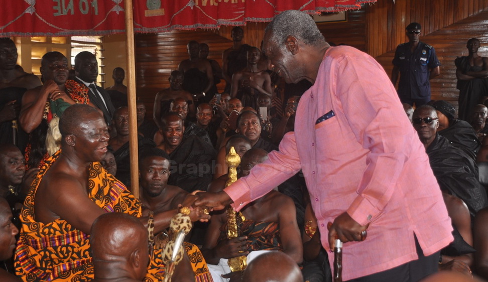 The Asantehene, Otumfuo Osei Tutu II, welcoming former President John Agyekum Kufuor, to the Manhyia Palace. Pictures: EMMANUEL BAAH The Asantehene, Otumfuo Osei Tutu II, welcoming former President John Agyekum Kufuor, to the Manhyia Palace. Pictures: EMMANUEL BAAH
