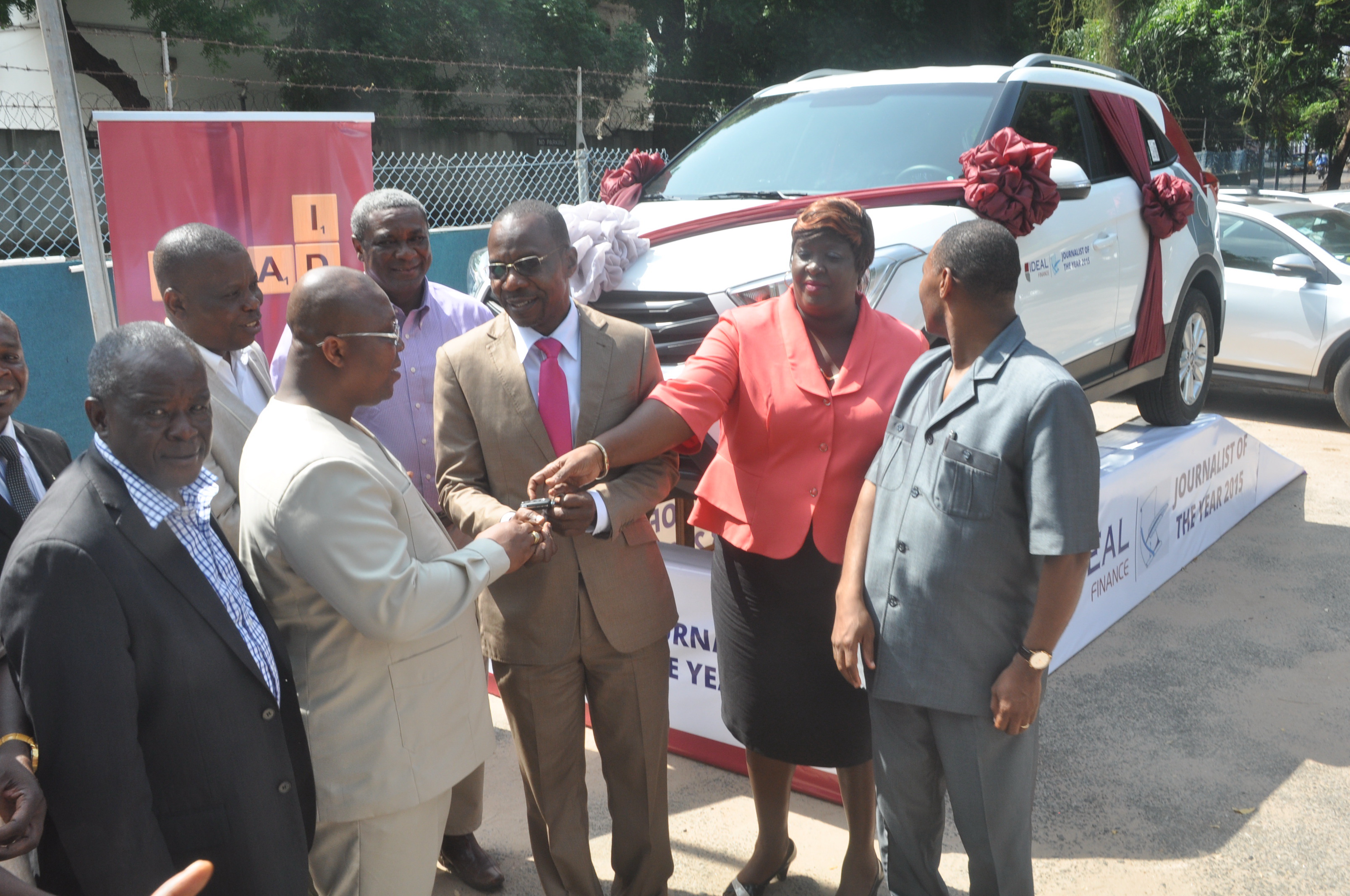 Dr Nii Kotei Dzani (2nd left), Group CEO of Groupe Ideal, presenting the keys to the Hyundai SUV (inset) to Mr Affail Monney (3rd right), President, Ghana Journalists Association, in Accra. Picture: SAMUEL TEI ADANO Dr Nii Kotei Dzani (2nd left), Group CEO of Groupe Ideal, presenting the keys to the Hyundai SUV (inset) to Mr Affail Monney (3rd right), President, Ghana Journalists Association, in Accra. Picture: SAMUEL TEI ADANO