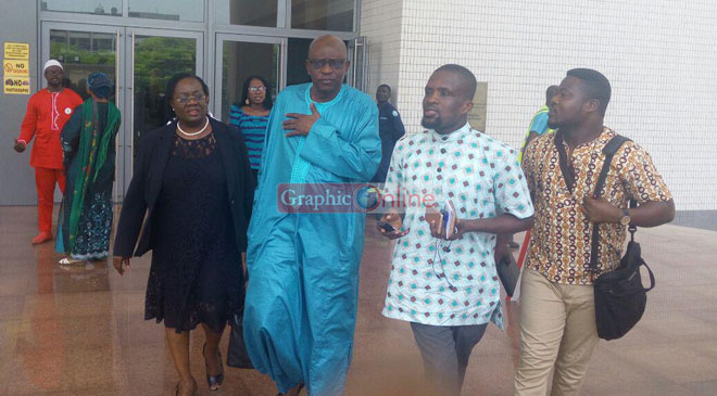 Court clears EC to collect filing fees for now until PPP case ends