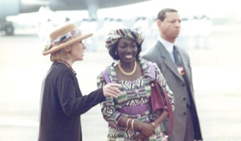 Nana Konadu Agyeman-Rawlings with Hillary Clinton, the First Lady of the US during President Bill Clinton’s state visit to Ghana in 1998