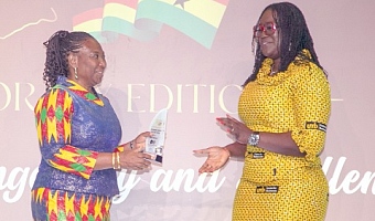 Doreen Hammond (left), Editor, The Mirror, receiving the Print Tourism Media of the Year Award. Picture: DOUGLAS ANANE-FRIMPONG