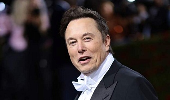 Elon Musk becomes first person worth over $700 billion