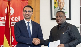 CEO of Telecel Group, Moh Damush and Minister of Communications, the Hon. Sam George sign MOU on Telecel’s support for government’s One Million Coders Programme.
