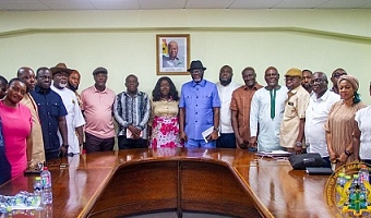 Elizabeth Ofosu-Adjare (middle), Minister of Trade, Agribusiness and Industry, with the leadership of GUTA, spare parts dealers, and transport operators 