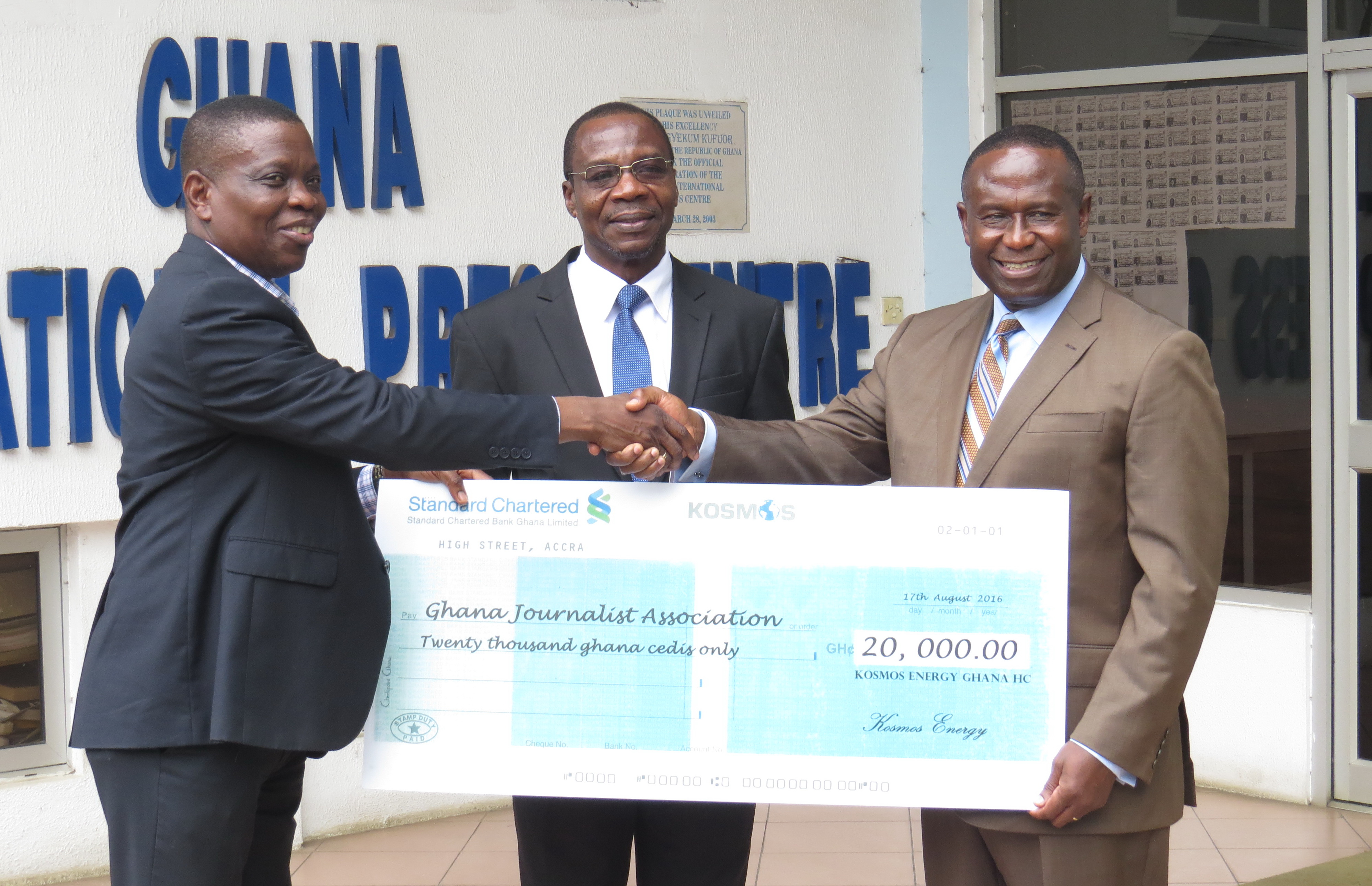 (L-R) Mr. David Agbenu, General Secretary of Ghana Journalists Association; Mr. Roland Affail Monney GJA President and Mr. Joe Mensah, Vice-President and Country Manager of Kosmos Energy, Ghana in a pose shortly after the presentation. GJA commends Kosmos Energy for continuous support