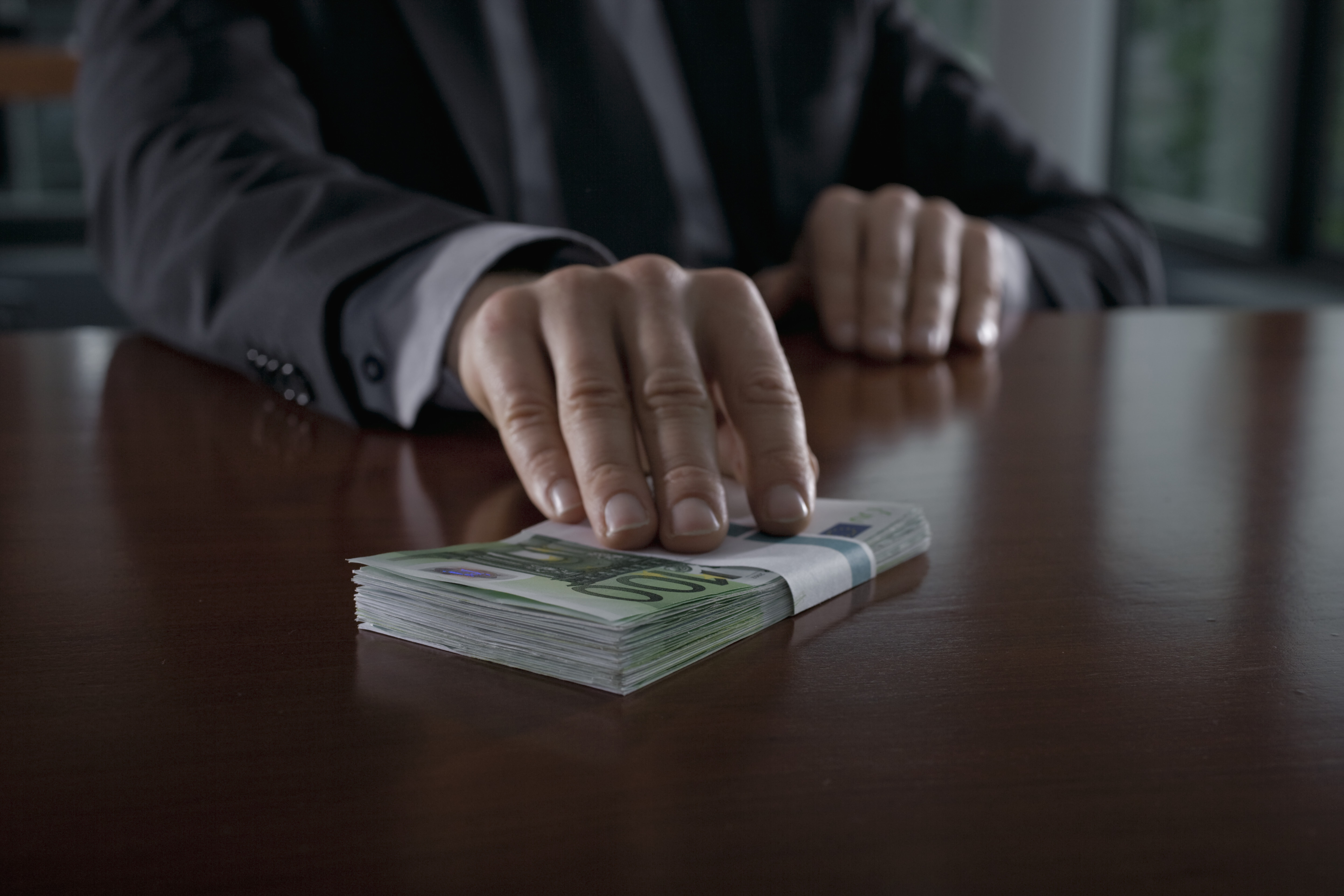 UK: Richard Kingston sentenced for destroying bribery, corruption evidence