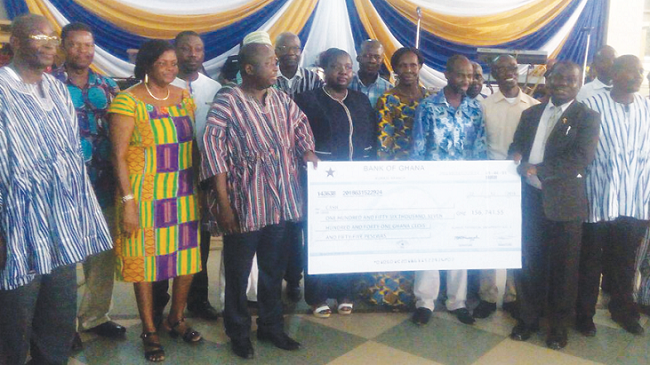The award winners and retirees with the Vice Chancellor Work to justify university status: Vice chancellor urges staff