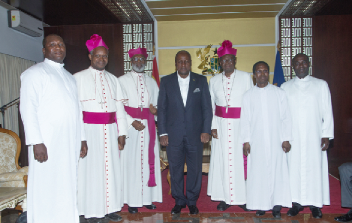 President Mahama (middle) with members of the delegation. President Mahama (middle) with members of the delegation.