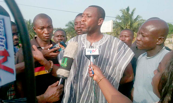 The Chief of Anwomaso, Nana Osei Boa III, addressing the press The Chief of Anwomaso, Nana Osei Boa III, addressing the press