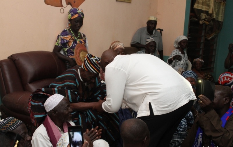 Akufo-Addo exchanging pleasantries with the Yagbonwura “I will work closely with you”, Nana Akufo-Addo assures Yagbonwura