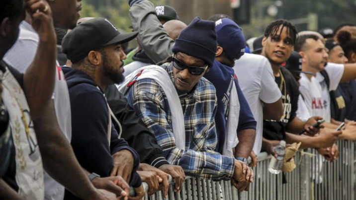 Snoop Dogg tried to end East Coast-West Coast rap violence back in the 1990s