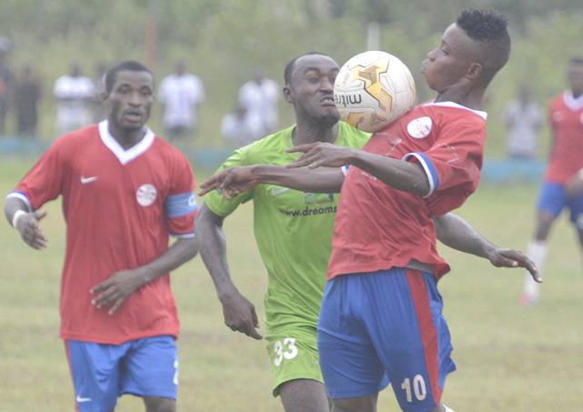 Latif Blessing controls the ball with his chest as Dreams Emmanuel Eyeson  challenges him.  Picture: Emmanuel Quaye