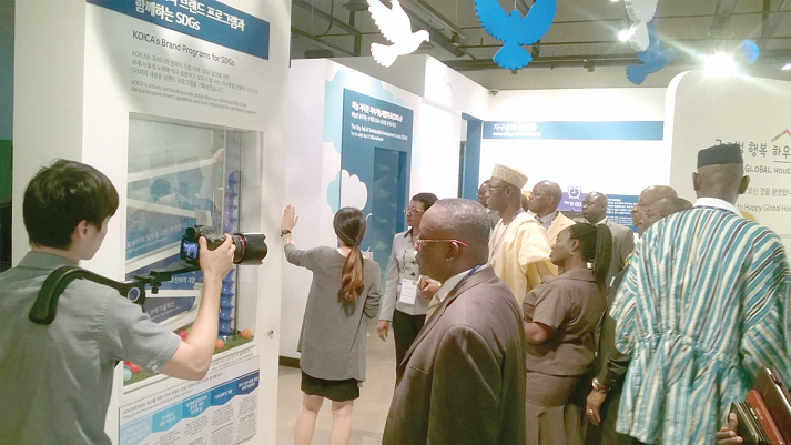 Ms Youn Soon Lee, Director General of KOICA in charge of Capacity Building, interacting with some of the participants after the opening session of the training programme. 