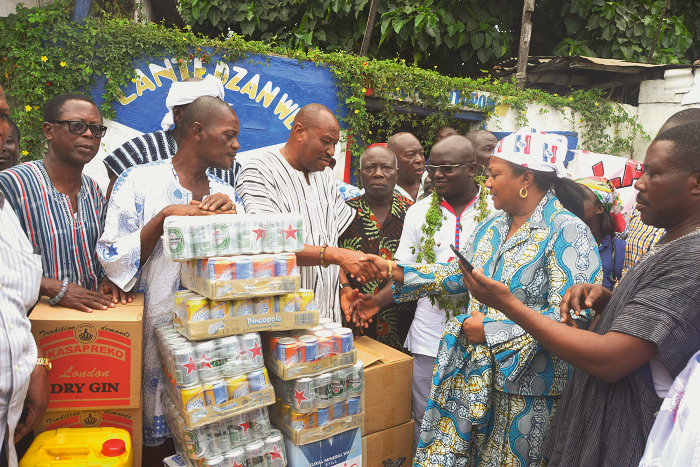 Nii Otanka II thanking Mrs Akufo-Addo after receiving the items. Picture: EMMANUEL QUAYE Nii Otanka II thanking Mrs Akufo-Addo after receiving the items. Picture: EMMANUEL QUAYE