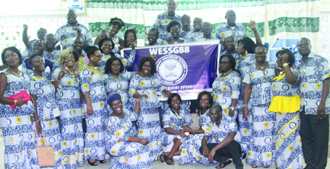 Wesley Grammar 1988 Year Group donates to alma mater
