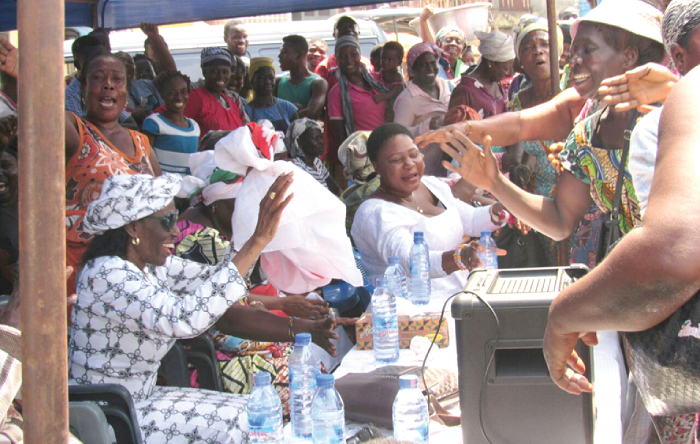  Nana Konadu acknowledging cheers from market women of Agbogbloshie 