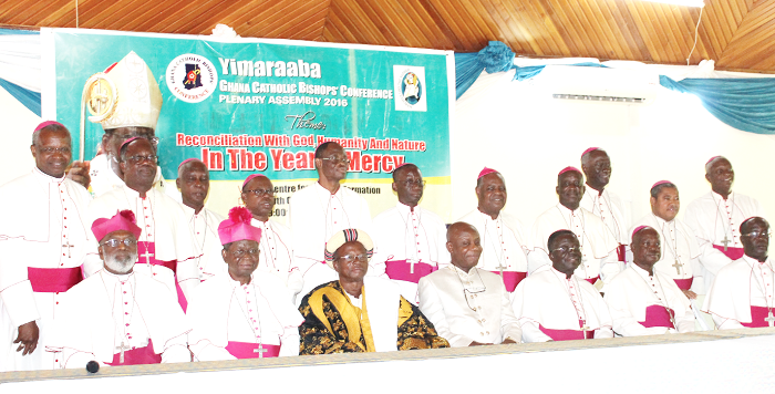 The Bishops with the regent of Dagbon, Kampakuya-Naa Abdulai Andani The Bishops with the regent of Dagbon, Kampakuya-Naa Abdulai Andani