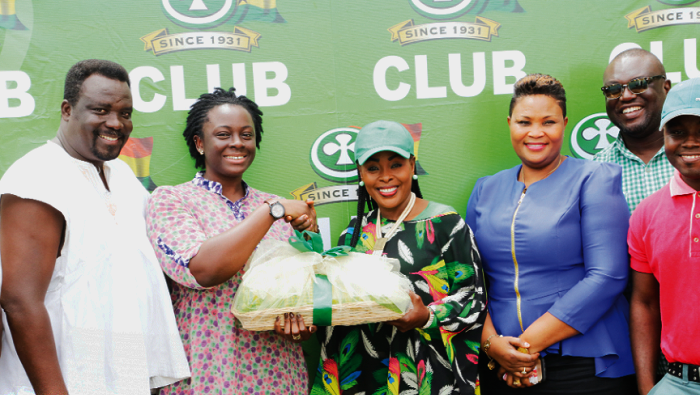 Ewurafua Addo-Atuah, Senior Brand Communications Manager at ABL presenting a kente cloth to Akosua Agyepong. Ewurafua Addo-Atuah, Senior Brand Communications Manager at ABL presenting a kente cloth to Akosua Agyepong.