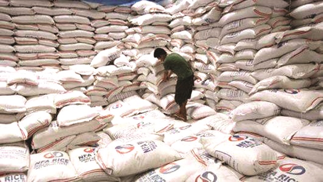 Rice importers adisappointed in the Ministry of Trade and Industry for lifting the ban on the inland importation of rice into the country. Rice importers adisappointed in the Ministry of Trade and Industry for lifting the ban on the inland importation of rice into the country.