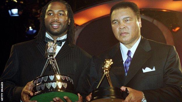 Lennox Lewis and Will Smith to carry Ali's coffin 