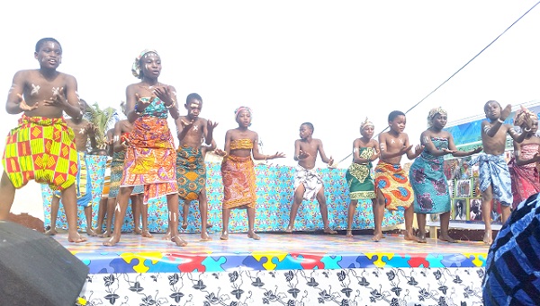 The ‘kpalogo’ group entertaining the guests at the event The ‘kpalogo’ group entertaining the guests at the event