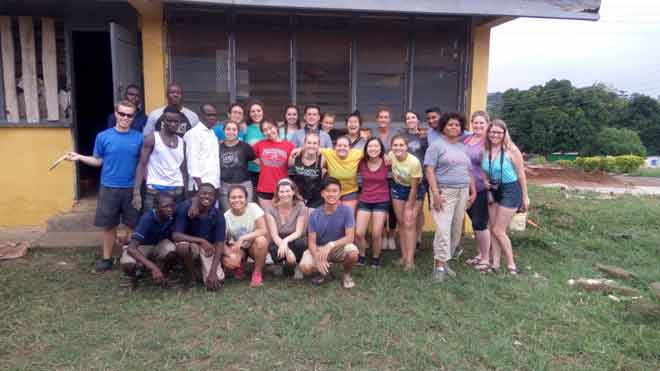 The students in a group picture after visiting the School for the Deaf at Akropong