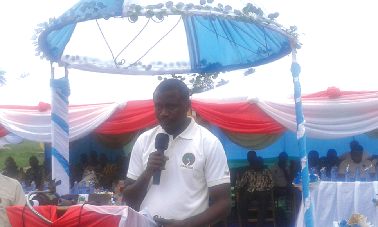 Mr Akwasi Acheampong speaking to the farmers Mr Akwasi Acheampong speaking to the farmers