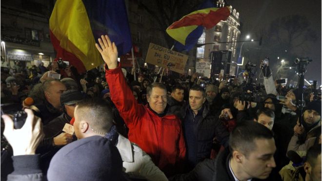 President Klaus Iohannis joined the protesters in Bucharest Romanians march against prisoner release plan