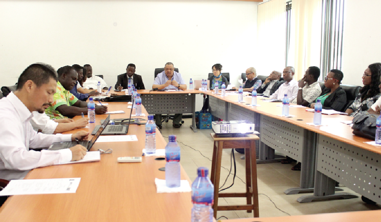 Prof Chris Gordon (head of table) in a round table discussion with a delegate from Japan