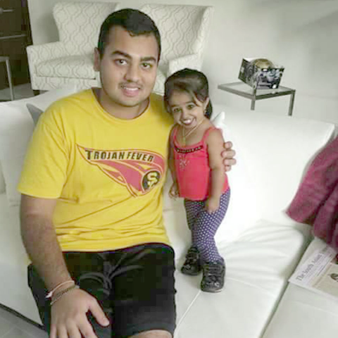 Jyoti Amge (right) with her husband Jyoti Amge (right) with her husband