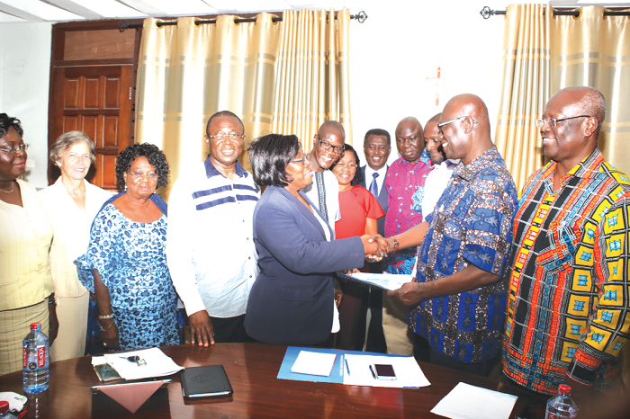 Sir Kt. Bro. Eddie Pra (right), Outgoing Chairman of Maredes handing over a file of office to RL. Sister Anderson Yebuah, the newly elected Chairperson of Maredes Sir Kt. Bro. Eddie Pra (right), Outgoing Chairman of Maredes handing over a file of office to RL. Sister Anderson Yebuah, the newly elected Chairperson of Maredes