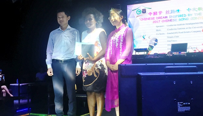 The winner of the competition Miss Margaret Clement and Director of the Confucius Institute at the University of Ghana Dr Mei Meilian 