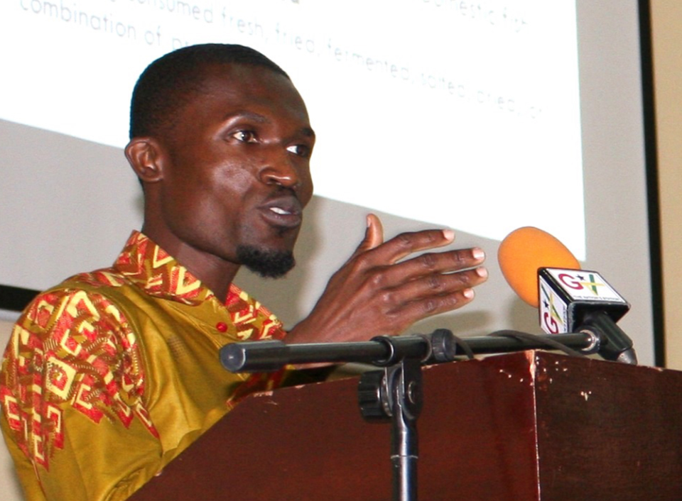 Mr Kennedy Bomfeh, a researcher, GHENT University, Belgium, making a presentation