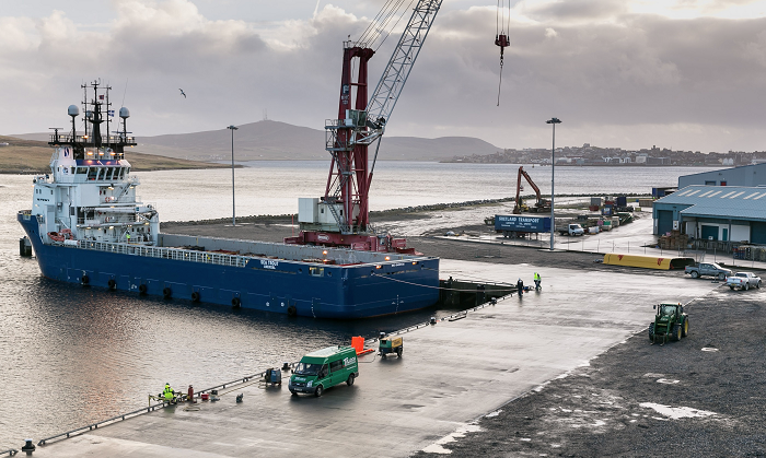 Vessel berths to provide marine ecosystems technical support