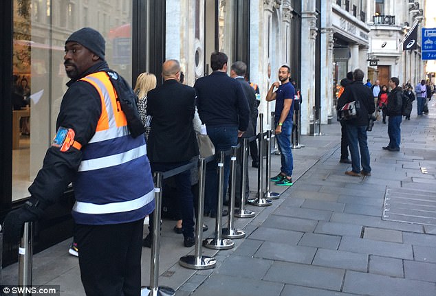 Only a few people showed up outside Apple's flagship store in London for the release of the iPhone 8 this morning Only a few people showed up outside Apple's flagship store in London for the release of the iPhone 8 this morning