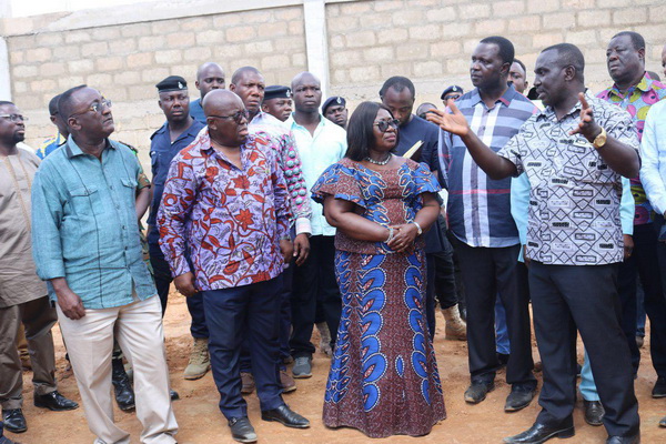 Mr Kwasi Nyamekye (hand raised), the CEO of Vester Oil Mills Limited, explaining a point to President Akufo-Addo during a tour of the factory at Deduako in the Bosomtwe District of the Ashanti Region. Picture: EMMANUEL BAAH Mr Kwasi Nyamekye (hand raised), the CEO of Vester Oil Mills Limited, explaining a point to President Akufo-Addo during a tour of the factory at Deduako in the Bosomtwe District of the Ashanti Region. Picture: EMMANUEL BAAH