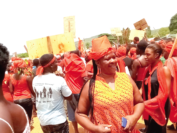 Some of the demonstrators calling for the head of the MCE Some of the demonstrators calling for the head of the MCE