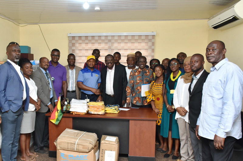 Mr. Abubakar Mohammed, General Manager MTN Sales and Distribution in a group picture with I.C  Quaye, the Chairman of National Hajj Board and some staff of MTN and National Hajj Board