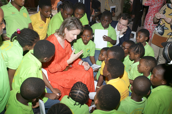 Her Royal Majesty interacting with pupils and students of the Sunflower Her Royal Majesty interacting with pupils and students of the Sunflower