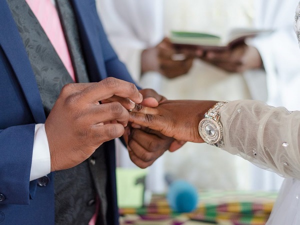 Mad Rush for Happy FM Dream Wedding