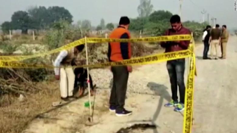 India: Woman set on fire on the way to her rape trial