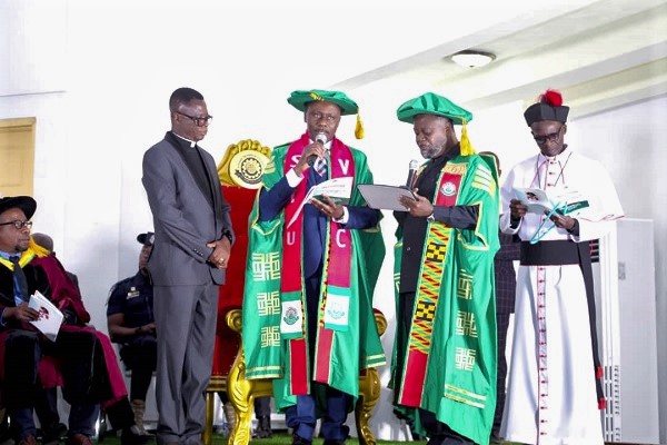 Dr Kwame Agyeman Boakye (2nd right), the Chairman of the STU Governing Council, administering the Oath of Office to Prof. Adinkrah-Appiah (2nd left) Dr Kwame Agyeman Boakye (2nd right), the Chairman of the STU Governing Council, administering the Oath of Office to Prof. Adinkrah-Appiah (2nd left)