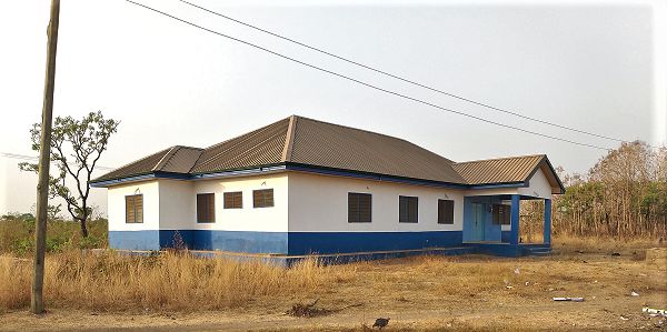 The six-unit classroom block at Nabu that is lying idle. INSET: The SIF completed Kpassa nurses quarters The six-unit classroom block at Nabu that is lying idle. INSET: The SIF completed Kpassa nurses quarters
