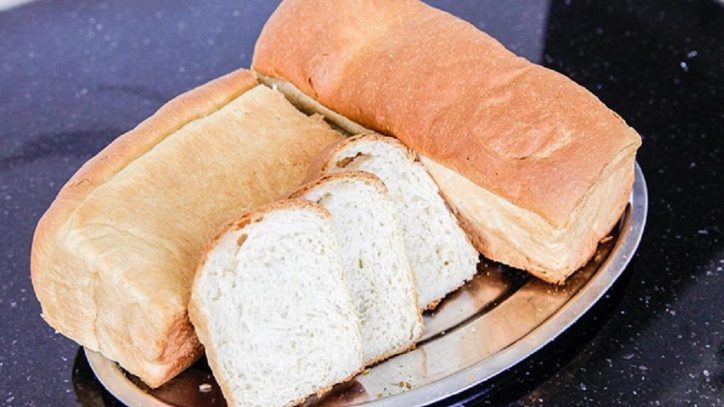 Armed robbers steal 500 loaves of bread in Zimbabwe
