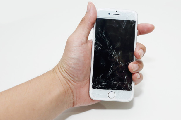Russia: Two women 'rape' 19-year-old after accusing him of cracking their iPhone screen
