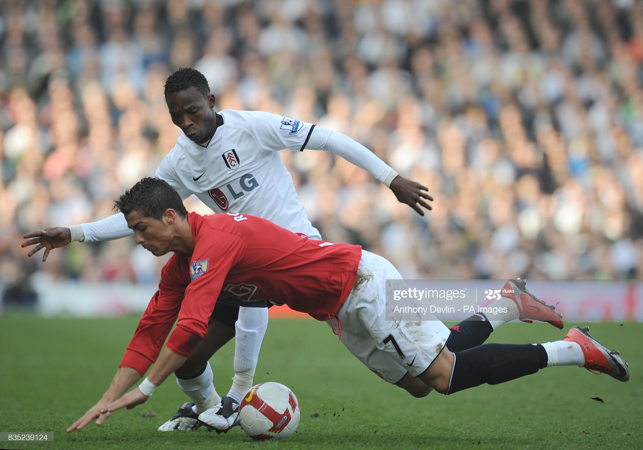 Flashback: John Paintsil in action against Cristiano Ronaldo in tge English Premier League Paintsil: I want to be a father, mentor for young players