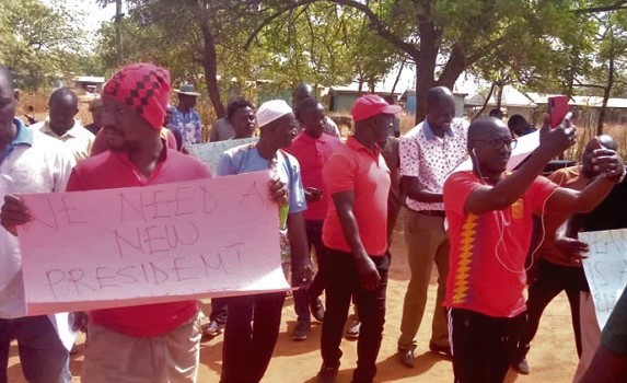 Some of the protestors at the EC office in Walewale
