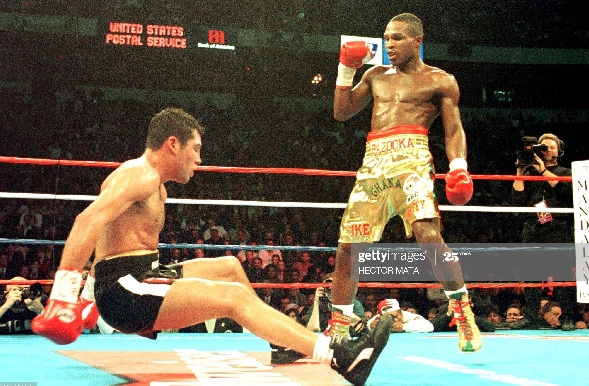 Ike Quartey (right) dropped Oscar de le Hoya in their fight in 1999 Ike Quartey (right) dropped Oscar de le Hoya in their fight in 1999